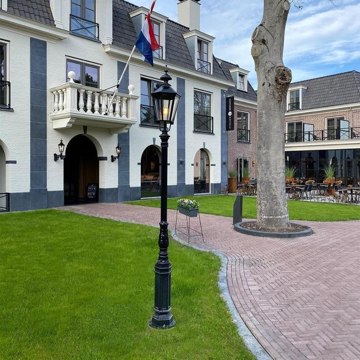 Buitenlantaarn staand Zevenhuis - 290 cm, Tuin en Terras, Buitenverlichting, Nieuw, Staande lamp, Aluminium, Led, Ophalen of Verzenden