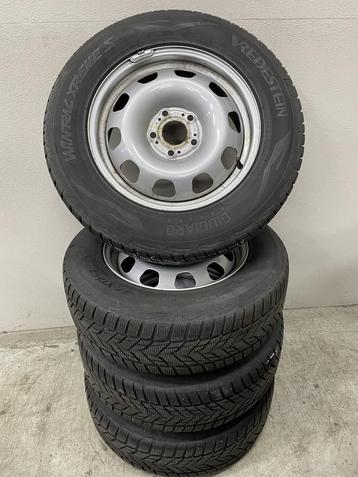 180 Winterset Dacia Duster Vredesetin Wintrac 215/65 R16 disponible aux enchères