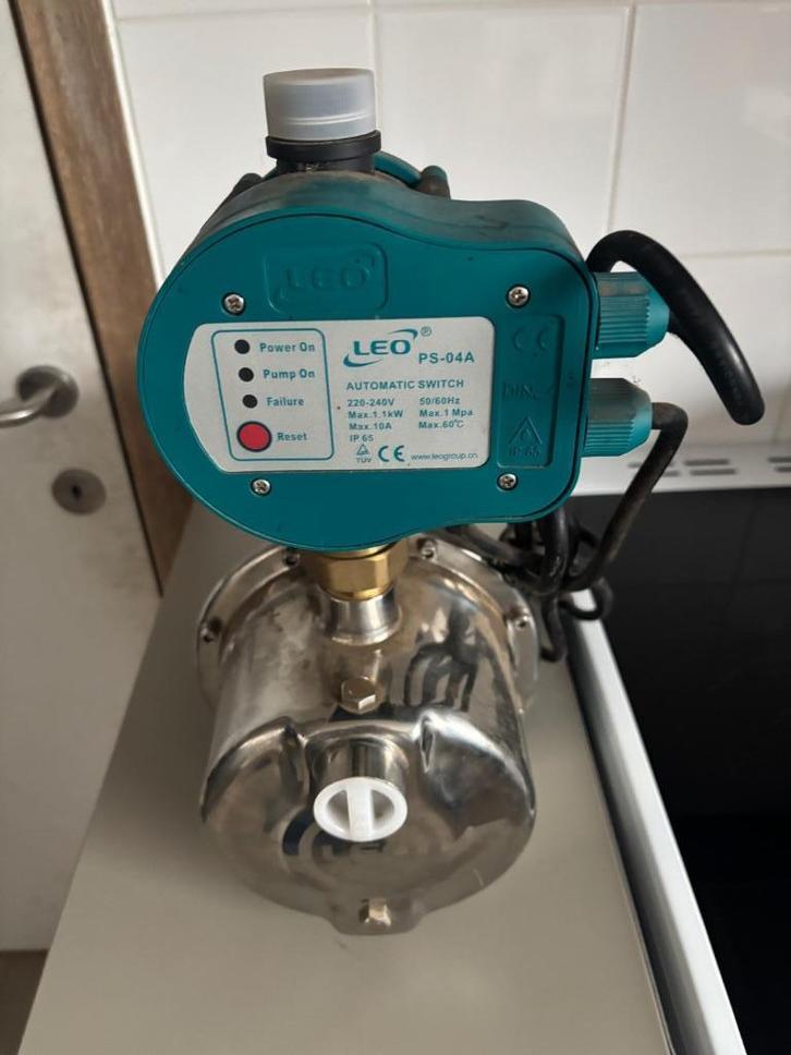 Leo zelf aanzuigende waterpomp +Elektronische Drukschakelaar, Tuin en Terras, Waterpompen, Nieuw, Elektrisch, Overige typen, Ophalen of Verzenden