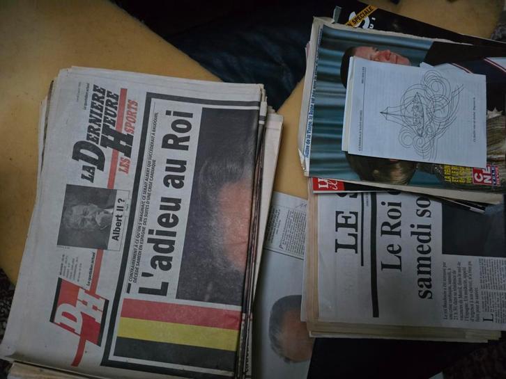 Roi Baudouin: journaux multiples, Livres, Journaux & Revues, Comme neuf, Enlèvement