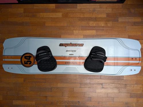 Spleene Door 54 lightwind kiteboard 154x42, Watersport en Boten, Kitesurfen, Gebruikt, Kiteboard, Twintip, Ophalen