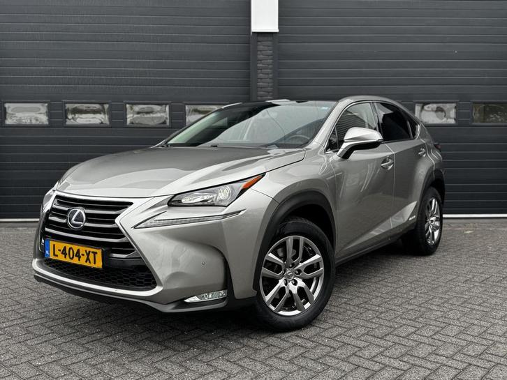 Lexus NX 300 300h AWD Luxury Line | Pano | Climate | Camera, Auto's, Lexus, Bedrijf, NX, 4x4, ABS, Airbags, Alarm, Bluetooth, Climate control