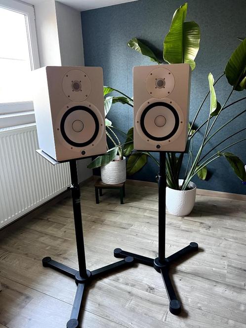 Yamaha HS7 Wit + K&M 26722 Monitorstands, Audio, Tv en Foto, Luidsprekerboxen, Zo goed als nieuw, Front, Rear of Stereo speakers