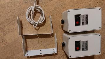 2 witte bekabelde boxen, Autres marques, Moins de 60 watts, Comme neuf, Enlèvement
