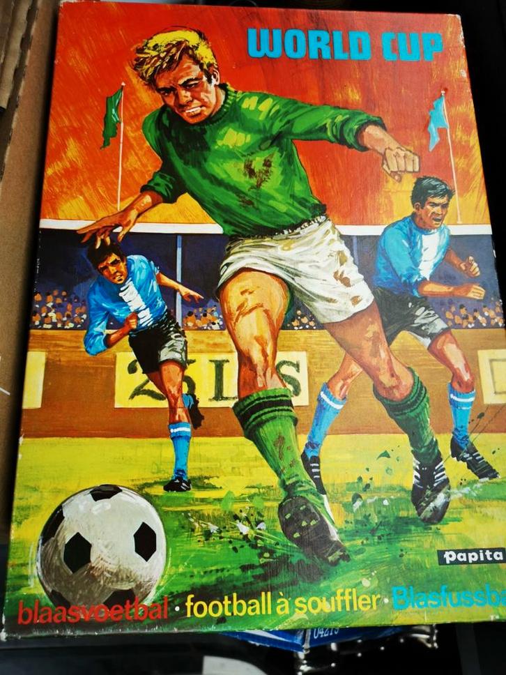Oud bordspel world cup blaasvoetbal, papita Uitgeverij, Hobby en Vrije tijd, Gezelschapsspellen | Bordspellen, Zo goed als nieuw