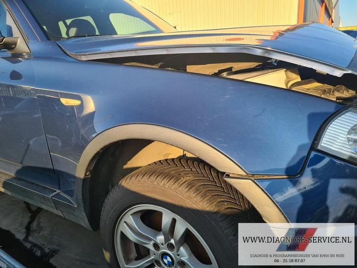 BMW X3 E83 2004 rechts voorscherm  scherm blauw, Auto-onderdelen, Carrosserie, Spatbord, BMW, Gebruikt, Ophalen