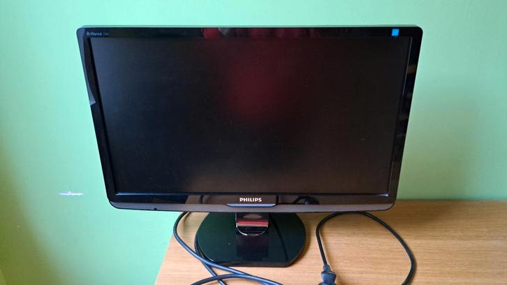 Écran LCD 23 pouces Philips Brilliance 230C, Informatique & Logiciels, Moniteurs, Comme neuf, 60 Hz ou moins, DVI, HDMI, VGA, Haut-parleurs intégrés