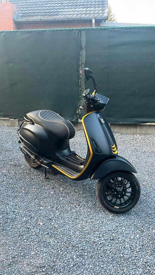 Vespa sprint special gold 80cc, Fietsen en Brommers, Scooters | Vespa, Zo goed als nieuw, Vespa S, Klasse B (45 km/u), Ophalen