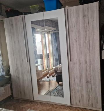 Kleer kast  beschikbaar voor biedingen