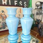 Paar blauwe opaline Victoriaanse vazen geschulpte rand, Ophalen of Verzenden