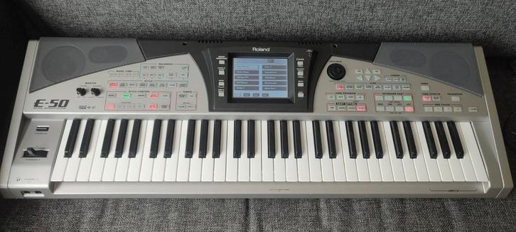 Roland E-50 Workstation, Muziek en Instrumenten, Synthesizers, Zo goed als nieuw, 61 toetsen, Roland, Met midi-aansluiting, Ophalen of Verzenden