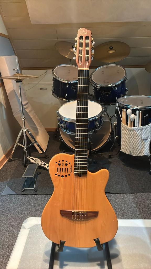 Godin ACS natural solid body, Muziek en Instrumenten, Snaarinstrumenten | Gitaren | Akoestisch, Zo goed als nieuw, Ophalen