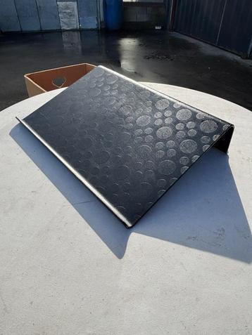IKEA BRÄDA laptopsteun – zwart, antislip beschikbaar voor biedingen