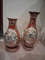 koppel van 2 mooie chinese vazen met onderzetter, Antiquités & Art, Antiquités | Vases, Enlèvement