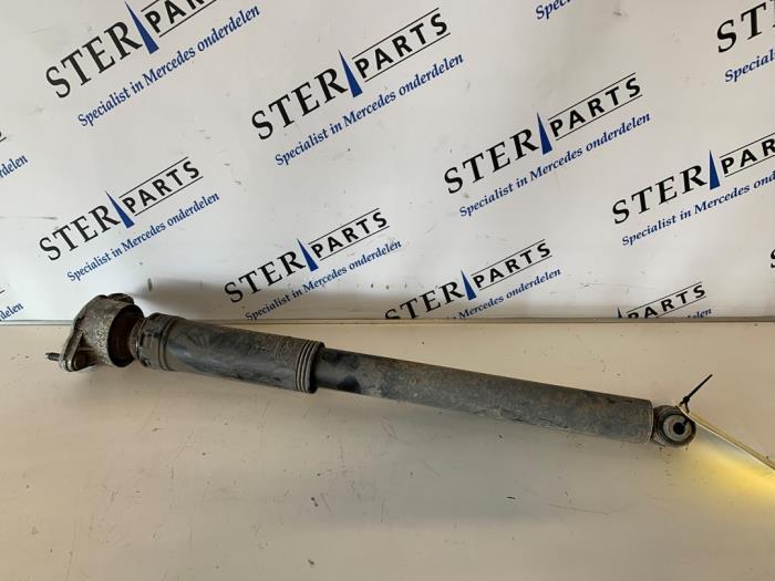 Schokdemper rechts-achter van een Mercedes E-Klasse, Auto-onderdelen, Ophanging en Onderstel, Mercedes-Benz, Gebruikt, 3 maanden garantie