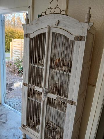 Vitrine kast  beschikbaar voor biedingen