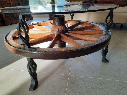 Table. Roue ancienne. Bois fer forgé., Antiek en Kunst, Curiosa en Brocante, Ophalen
