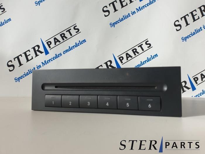 Changeur de CD d'un Mercedes ML-Klasse, Autos : Pièces & Accessoires, Électronique & Câbles, Mercedes-Benz, Utilisé, 3 mois de garantie