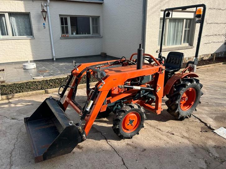 Minitractor Kubota B7001 met frontlader, Zakelijke goederen, Landbouw | Tractoren, Ophalen