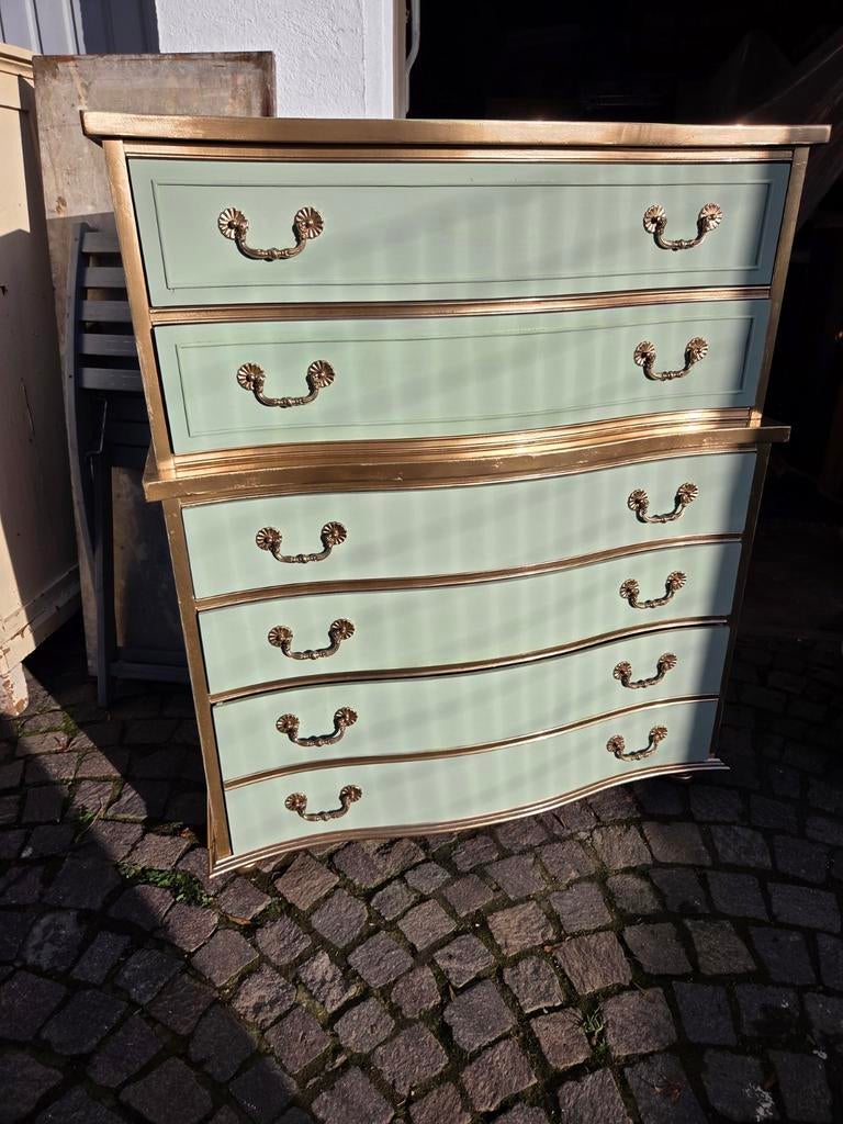 Superbe ancienne commode massive, Enlèvement