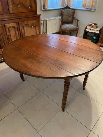 Antieke ronde/ovale tafel. beschikbaar voor biedingen
