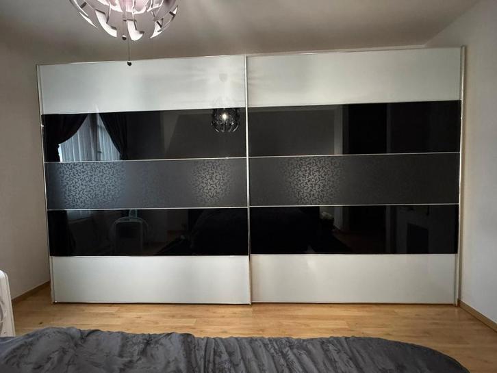 Grote kledingkast, Huis en Inrichting, Slaapkamer | Complete slaapkamers, Zo goed als nieuw, Ophalen