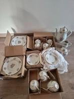39 delig servies. Enkel af te halen. Nieuw in doos., Huis en Inrichting, Keuken | Servies, Ophalen, Nieuw