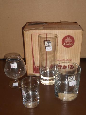 glazen DUROBOR per 6 //slechts 5€ per doos! liquidatie.... beschikbaar voor biedingen