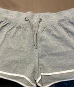 Grijze short maat Large, Kleding | Dames, Sportkleding, Maat 42/44 (L), Nieuw, Fitness of Aerobics, Grijs