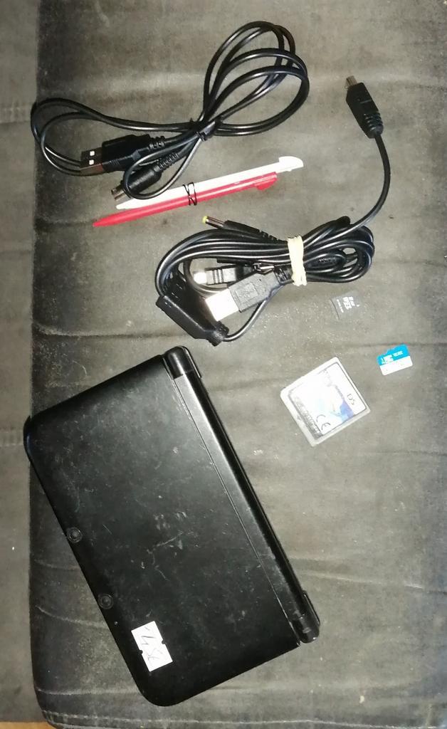 3ds xl avec jailbreak et des jeux déjà installés, Games en Spelcomputers, Spelcomputers | Nintendo 2DS en 3DS, Gebruikt, 3DS, Ophalen