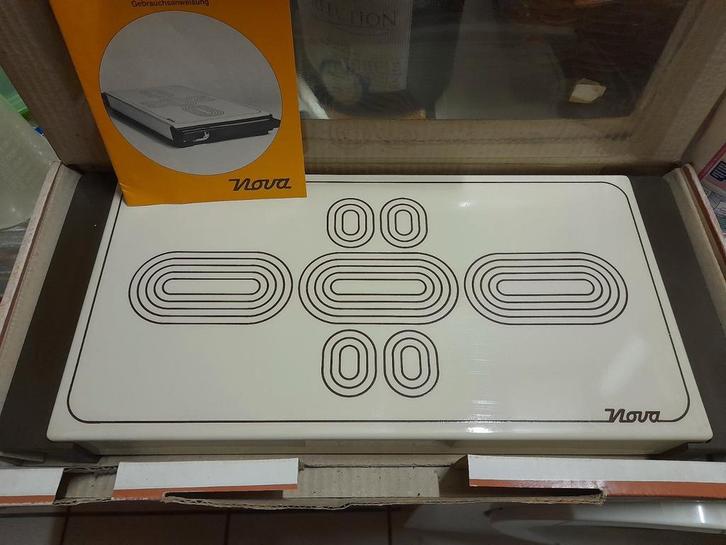 NEUF - Chauffe plats à accumulation NOVA  850W, Electroménager, Pièces & Accessoires, Neuf