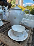 Antiek koffieservies, Enlèvement