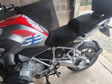 BMW R1200GS + BMW 1250GS - ventilerende zithoezen beschikbaar voor biedingen