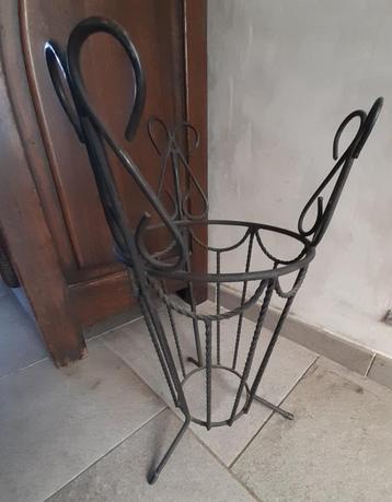 Porte parapluies fer forgé beschikbaar voor biedingen