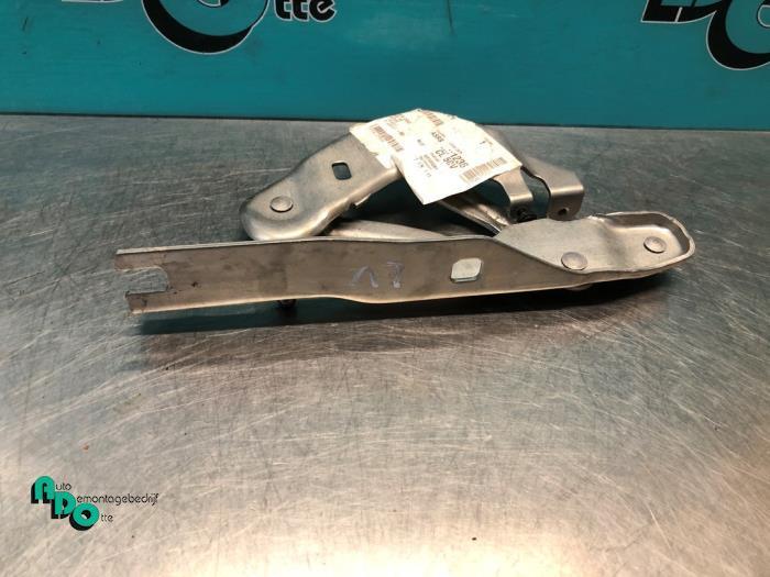 Charnière capot d'un Audi A1 (A1 10-), Autos : Pièces & Accessoires, Autres pièces automobiles, Audi, Utilisé, 3 mois de garantie