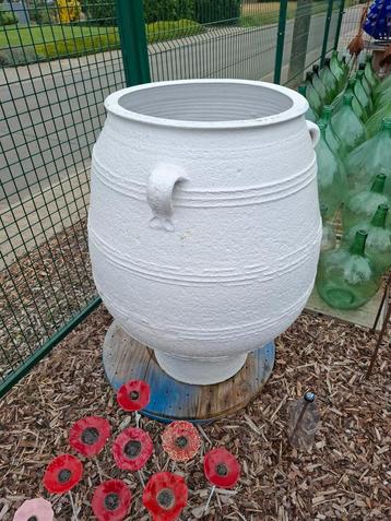 Grote witte terracotta tuinvaas! Mooi in elke tuin! beschikbaar voor biedingen
