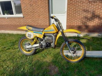 Suzuki rm 250cc  beschikbaar voor biedingen