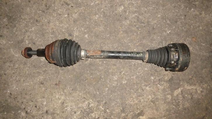 A vendre cardan 2L SDI, Auto-onderdelen, Motor en Toebehoren, Volkswagen, Gebruikt, Ophalen