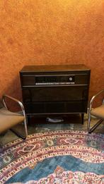 Vintage radio- en platenspelermeubel, Audio, Tv en Foto, Radio's, Ophalen, Refurbished, Radio