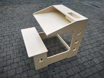PETIT PUPITRE BUREAU BANC ENFANT BLANC beschikbaar voor biedingen
