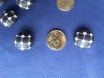 boutons 22 boule noir et blanc motif 1/2 ballon de foot B229, Bouton ou Boutons, Enlèvement ou Envoi, Neuf