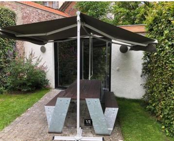 lounge parasol/ tuinscherm beschikbaar voor biedingen