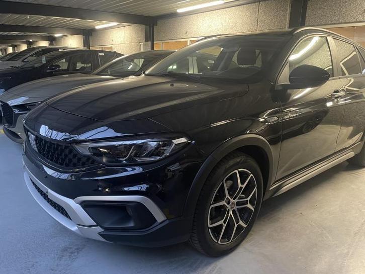 Fiat Tipo Cross, Autos, Fiat, Tipo, Phares directionnels, Régulateur de distance, Airbags, Alarme, Bluetooth, Ordinateur de bord