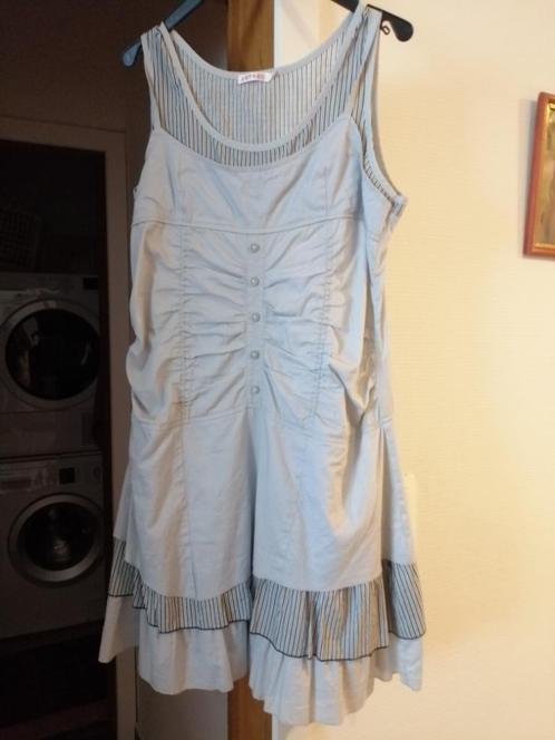 Robe d'été Amparo grise taille 42, Kleding | Dames, Jurken, Zo goed als nieuw, Maat 42/44 (L), Grijs, Boven de knie, Ophalen of Verzenden