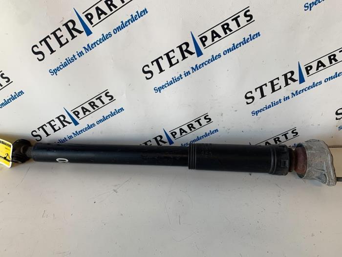 Schokdemper rechts-achter van een Mercedes C-Klasse, Auto-onderdelen, Ophanging en Onderstel, Mercedes-Benz, Gebruikt, 3 maanden garantie