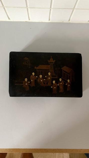 Boîte en laque de Chine XIX - Bois laqués & peinte mains beschikbaar voor biedingen