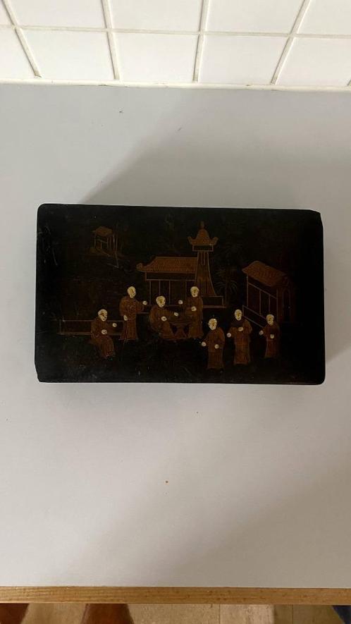 Boîte en laque de Chine XIX - Bois laqués & peinte mains, Antiek en Kunst, Antiek | Woonaccessoires, Ophalen of Verzenden