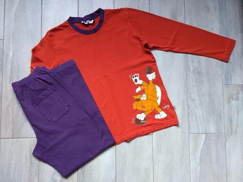 ★ M140 - Woody pyjama thema hond, Kinderen en Baby's, Kinderkleding | Maat 140, Gebruikt, Jongen, Nacht- of Onderkleding, Ophalen of Verzenden