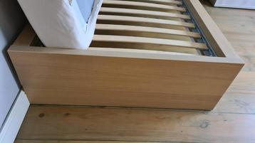 1 persoonsbed + lattenbodem  beschikbaar voor biedingen