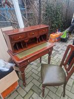 Mooie antieke secretaire, Enlèvement